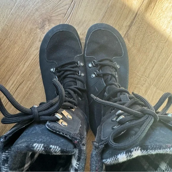 Xero Mika Barefoot Boot - Picture 9 of 9